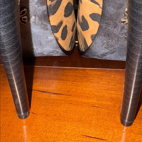 Simply Vera Vera Wang Tan Leopard Print Heels - Picture 4 of 6